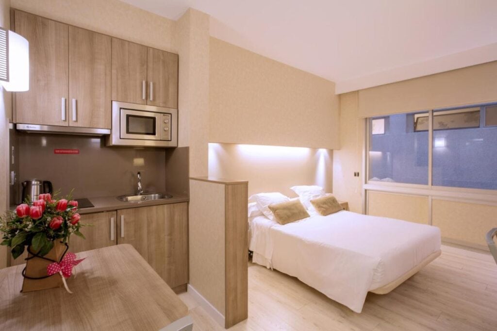 מלון Aparthotel Silver